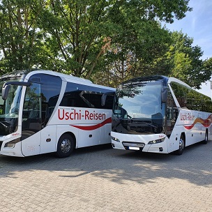 2 Omnibusse